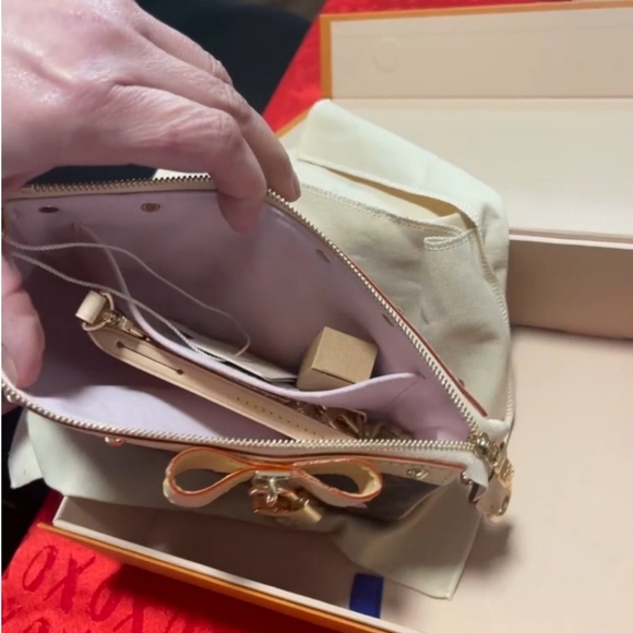 Louis Vuitton X TM MURAKAMI 2025 New Cherry Blossom Pochette Accessoires… - Picture 10 of 13